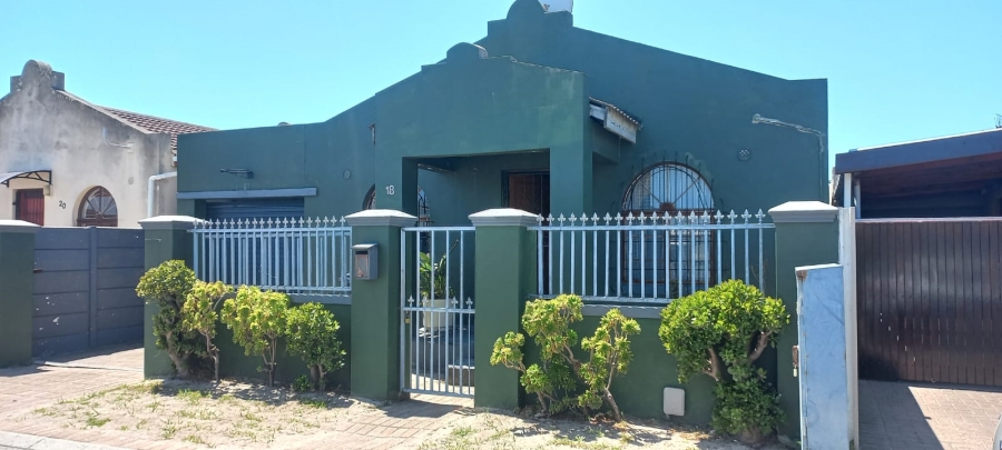 3 Bedroom Property for Sale in Wetton Western Cape